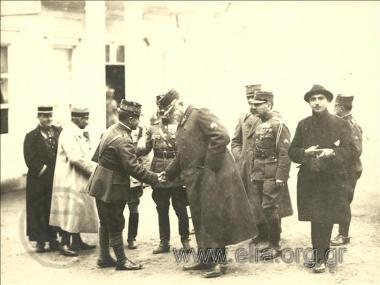 Από την επίσημη επίσκεψη του Λεωνίδα Παρασκευόπουλου στο αρχηγείο των Συμμαχικών Στρατευμάτων.