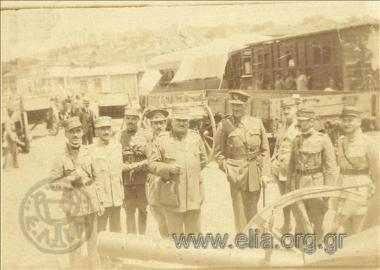 Επίσκεψη του Βρετανού στρατηγού Bridges. Στο κέντρο ο Λεωνίδας Παρασκευόπουλος.