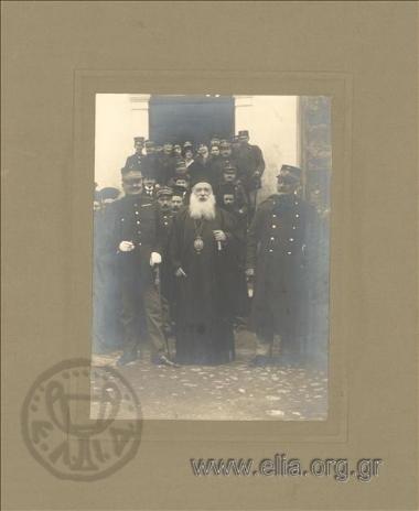 Divisional Commander Leonidas Paraskevopoulos with the Bishop of Veroia and officers in front of a church