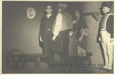 Eugene O’Neill, «Πόθοι κάτω απ’ τις λεύκες» («Desire under the elms»).