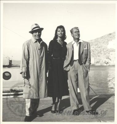 Κινηματογραφική ταινία «Boy on a dolphin» («Το παιδί και το δελφίνι»).