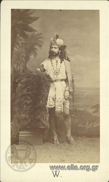 Ο Στέφανος Ι. Σκουλούδης(;) με ινδική ενδυμασία.