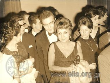 Η Ρεβέκα Τουρκοβασίλη με συντροφιά.