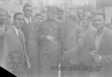 Η Εθνική Πολιτοφυλακή του ΕΛΑΣ με τον Ρώσο ταγματάρχη Ποπώφ.