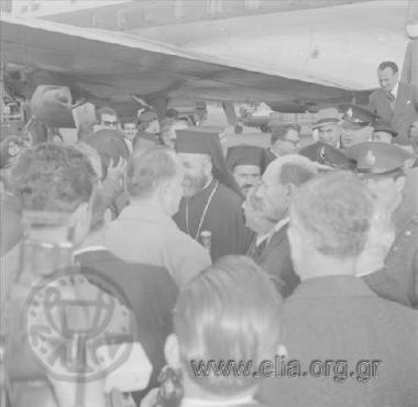 Snapshot from the arrival of the Archbishop Makarios at the Athens airport.