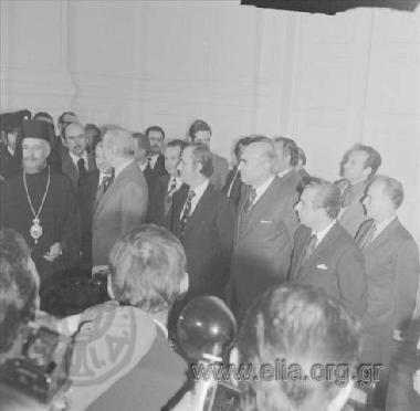 Στιγμιότυπο από την ομιλία του Αρχιεπισκόπου Μακάριου στο ξενοδοχείο Μεγάλη Βρετανία.