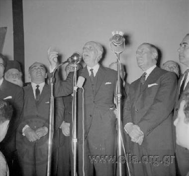 Περιοδεία του Γεωργίου Παπανδρέου με τον βασιλιά Κωνσταντίνο στη Θεσσαλονίκη.