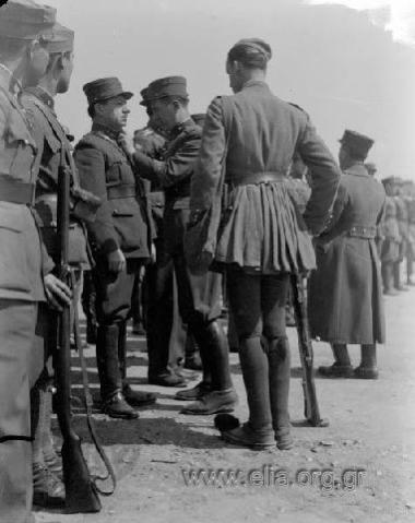 Καθαίρεση των αξιωματικών - κινηματιών της 1ης Μαρτίου 1935. Καθαίρεση Στεφάνου Σαράφη.