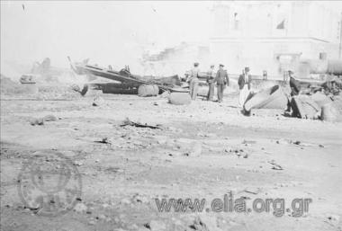 Ανατινάξεις στο λιμάνι κατά την αποχώρηση του γερμανικού στρατού κατοχής.