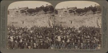 Μεταλλωρύχοι πριν κατέβουν στις στοές.