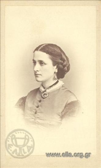 Portrait of a woman.