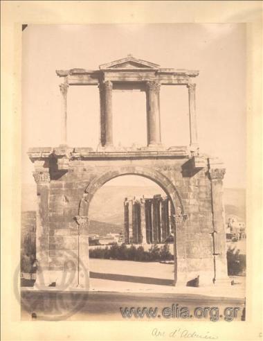 H πύλη του Αδριανού.