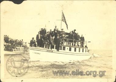 Επίσκεψη Βενιζέλου στην Αμερική. Το ζεύγος Ελευθέριου και Έλενας Βενιζέλου πάνω στην ατμάκατο Star στο λιμάνι.