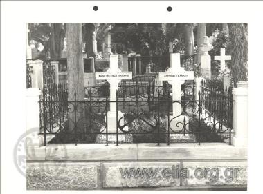 The grave of Konstantinos and Despina Kanaris