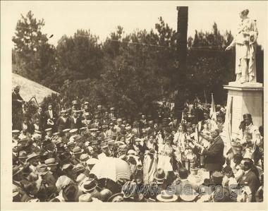 Commemoration of the centenary of Lord Byron's death. On the right, Prime Minister  Alexandros Papanastasiou.