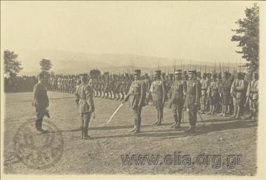 Official military parade attended by the Commanders-in-Chief of the French and Greek  Corps. Generals Adolphe Guillaumat and Leonidas Paraskevopoulos (13 September)