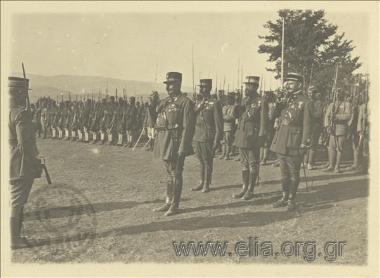 Official military parade attended by the Commanders-in-Chief of the French and Greek  Corps. Generals Adolphe Guillaumat and Leonidas Paraskevopoulos (13 September)