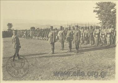 Official military parade attended by the Commanders-in-Chief of the French and Greek  Corps. Generals Adolphe Guillaumat and Leonidas Paraskevopoulos (13 September)