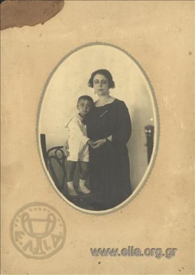 Η Αθηνά Σακελλαροπούλου και ο γιός της, Γεώργιος Σακελλαρόπουλος.