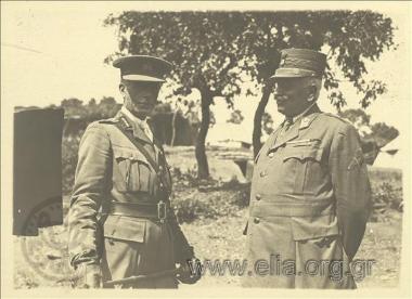 General  Leonidas Paraskevopoulos and British General Brigg.
