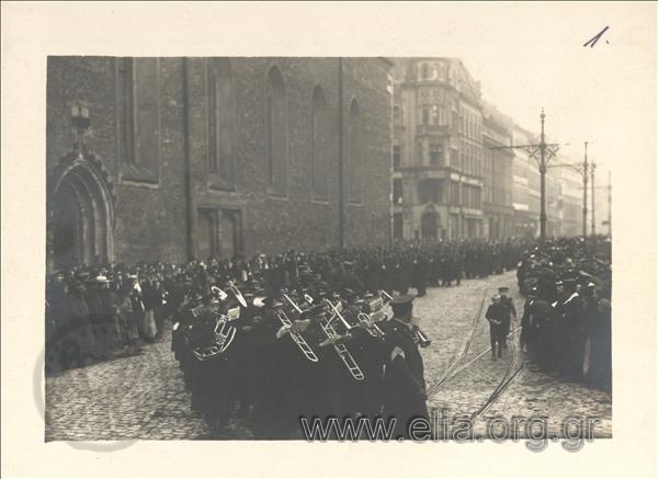 Από την κηδεία του συνταγματάρχη Ιωάννη Χατζόπουλου(1862-1918), διοικητή του μεταφερθέντος από τους Γερμανούς Δ' Σώματος Στρατού
