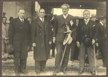 4 Οκτωβρίου 1936. Ο Κώστας Κοτζιάς στα εγκαίνια της νέας αεροπορικής γραμμής Αθηνών-Βαρσοβίας.