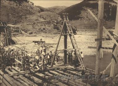 Κατασκευή γέφυρας στον ποταμό Νέστο.