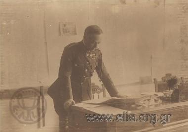 Colonel Ptolemaios Sarigiannis, Deputy Commander of the General Staff of the Asia Minor Army, in his office. Asia Minor campaign.