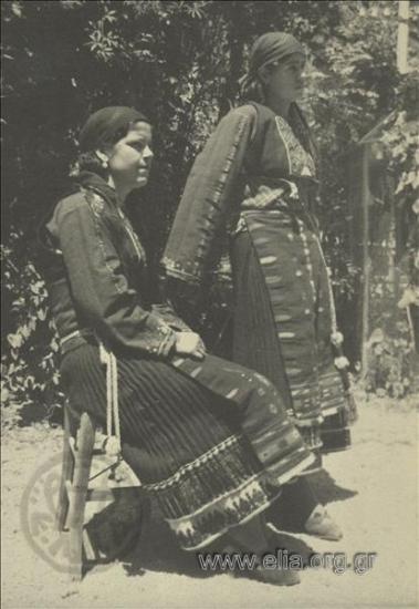 Commemoration of 4th August: women in traditional costume from Eastern Rumelia (Kavakli)