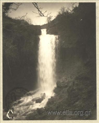 Καταρράκτης στην Επτάλοφο (Αγόριανη).