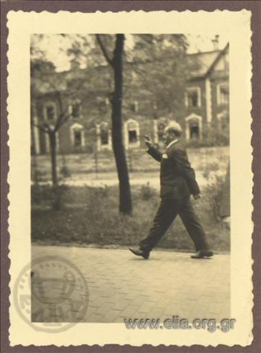 Mayor of Athens Kostas Kotzias visiting a hospital