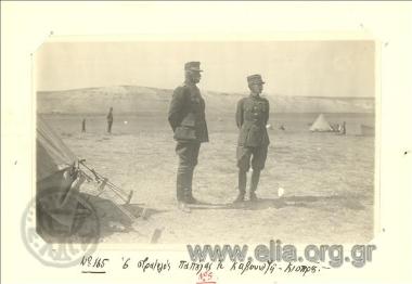 Ο αρχιστράτηγος Αναστάσιος Παπούλας και ανώτερος αξιωματικός στο Καβουντζί-Κιοπρού.