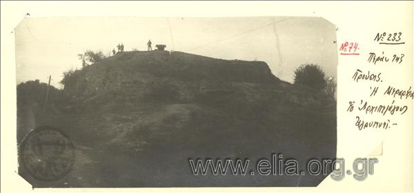 Asia Minor campaign, soldiers of the Archipelago division guard a site beyond Bursa.