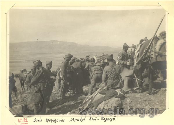 Μικρασιατική εκστρατεία, Έλληνες στρατιώτες στη θέση Μπασρί Κιοϊ-Πολατλή.