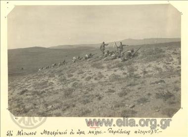 Μικρασιατική εκστρατεία, παράδοση Τούρκου αυτομόλου κατά τη διάρκεια της μάχης στο μέτωπο του Μπασρίκιοϊ.