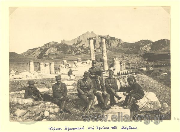 Asia Minor campaign, colonel Georgios Kondylis and officers at the temple of Kybele in Sardeis.