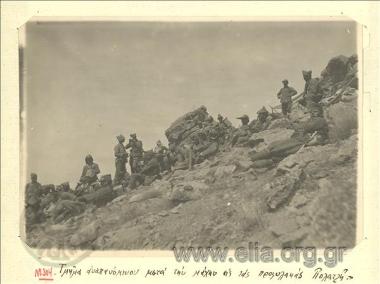 Μικρασιατική εκστρατεία, Έλληνες στρατιώτες αναπαύονται μετά από μάχη στις προφυλακές του Πολατλή.