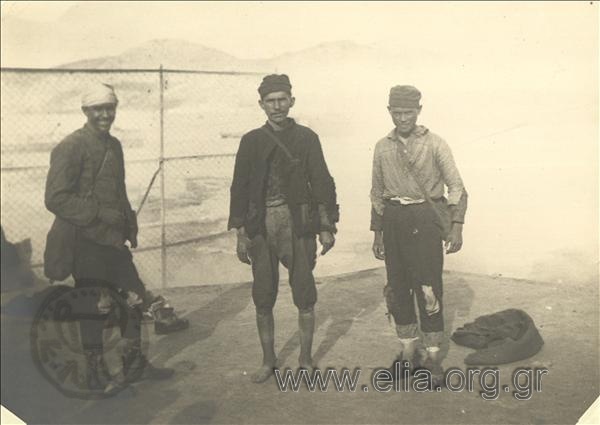 Asia Minor campaign, return of hostages: liberated soldiers in the quarantine of Agios Georgios (?).