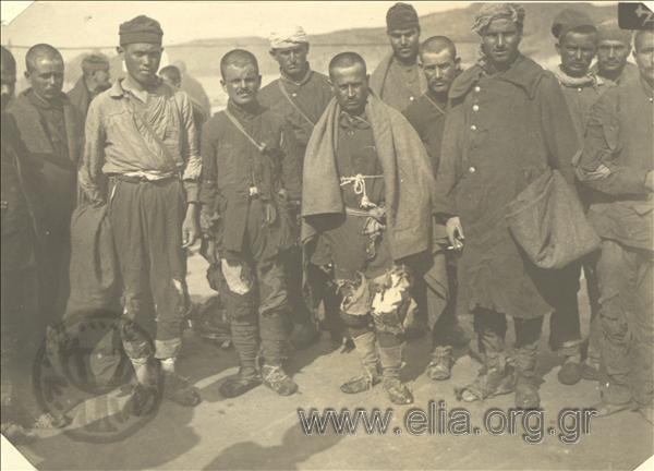 Asia Minor campaign, return of hostages: ragged incoming soldiers in the quarantine at Agios Georgios ?