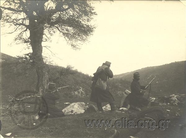 Balkan War I, exchange of gunfire near Kozani.