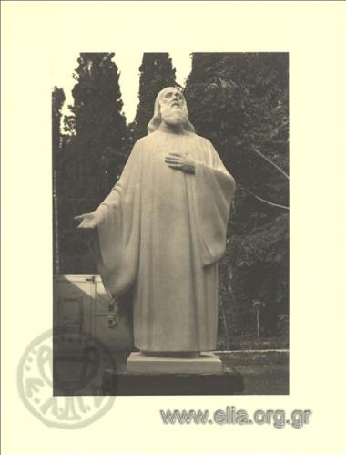 Ανδριάντας του Χρυσοστόμου Σμύρνης. Γλυπτό του Κώστα Δημητριάδη.
