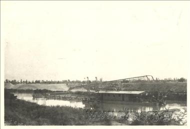 Drainage work at Lake Ioannina, reshaping of the peripheral canal around the lake: dredger 