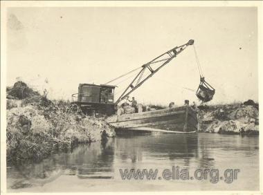 Αποξηραντικά έργα στο έλος Λεσίνι: πρώτη μέθοδος εκσκαφής με 