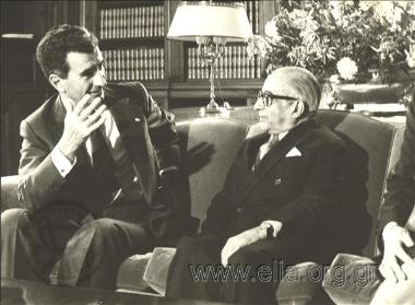 19 Οκτωβρίου, ο Πρόεδρος της Δημοκρατίας Κωνσταντίνος Τσάτσος συνομιλεί  με τον Πρόεδρο της Βουλής της Γιουγκοσλαβίας Gligorov.