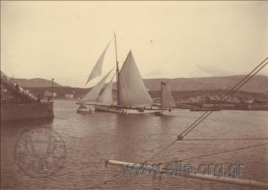 Sailboat at the port.