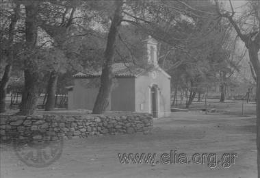 Εκκλησάκι.