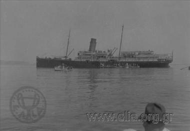 Disembarkation from a steamer