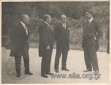 Ο Ανδρέας Μιχαλακόπουλος με ξένους πολιτικούς.