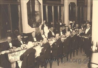 Ο Ανδρέας Μιχαλακόπουλος σε επίσημο δείπνο.