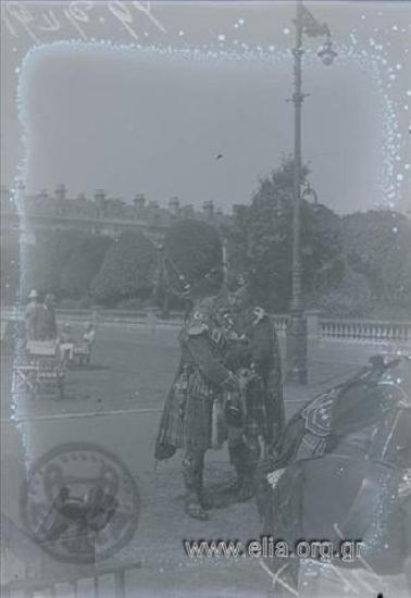 Μουσικοί με κιλτ.